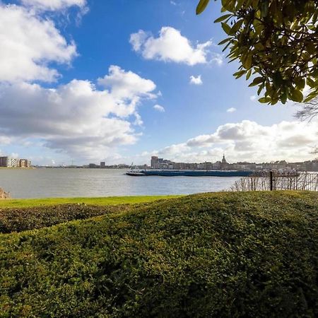 Studio Aan De Maas Apartment Zwijndrecht Bagian luar foto