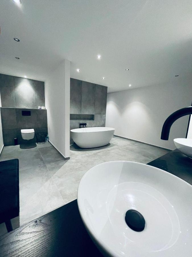Studio Aan De Maas Apartment Zwijndrecht Bagian luar foto