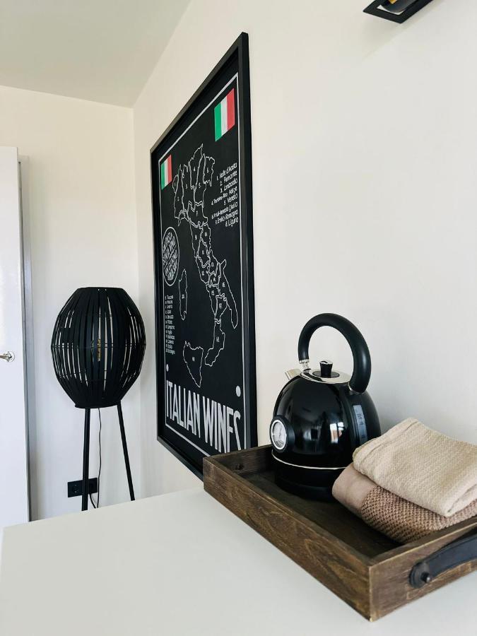 Studio Aan De Maas Apartment Zwijndrecht Bagian luar foto